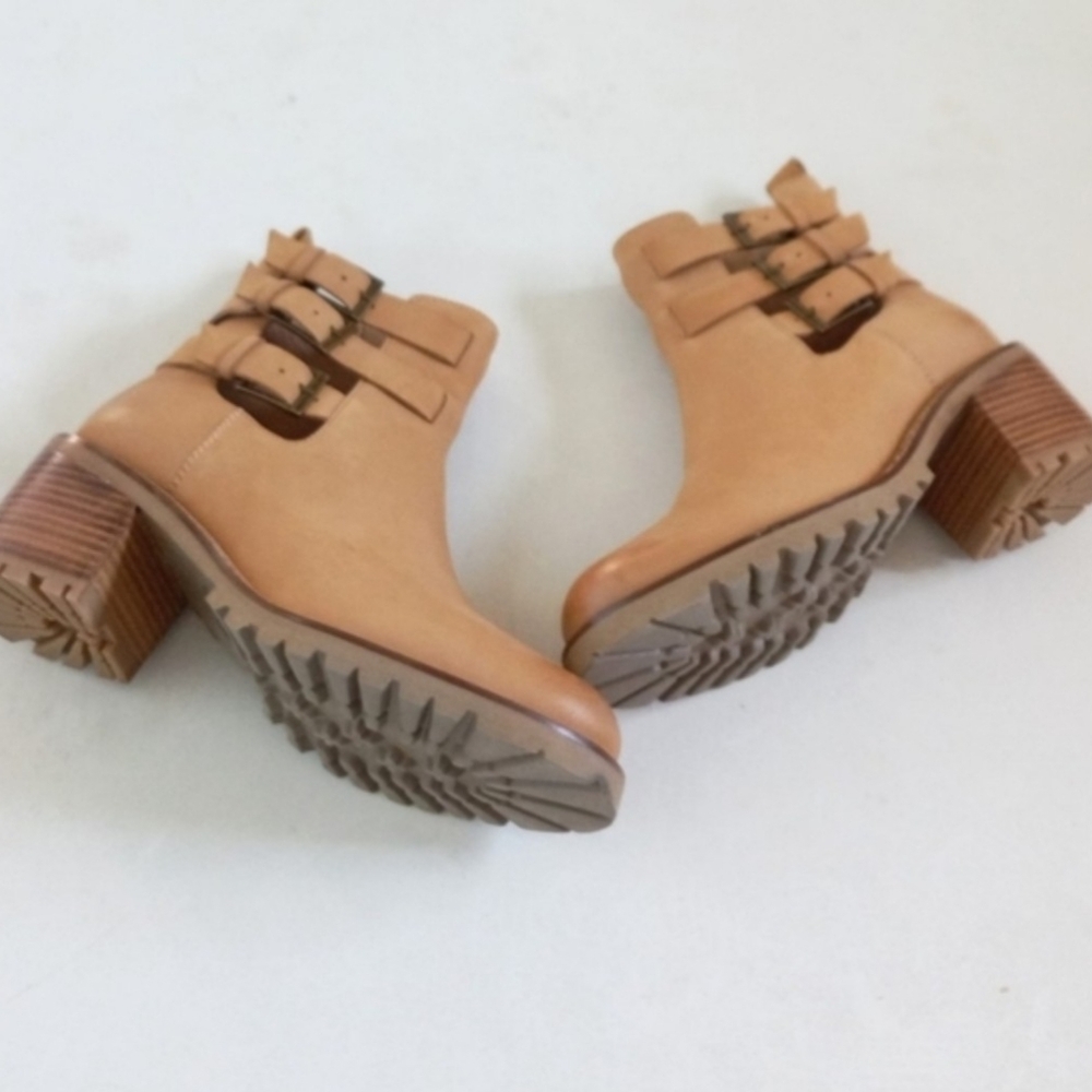 ๐ค Seychelles tan leather heeled buckle ankle boots - Picture 8 of 11